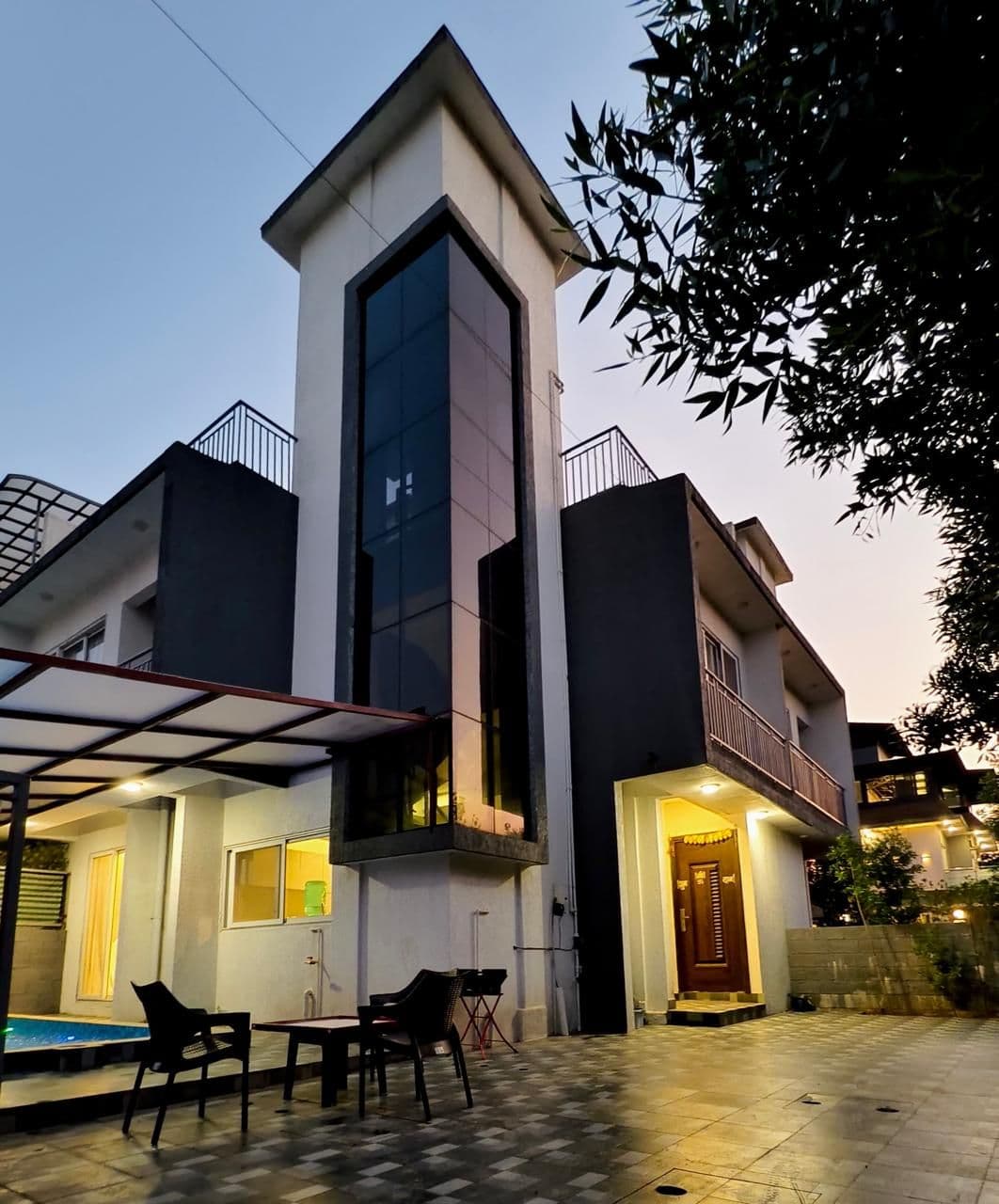 Bristle in Lonavala