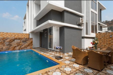 La Vida loca Manor 3bhk